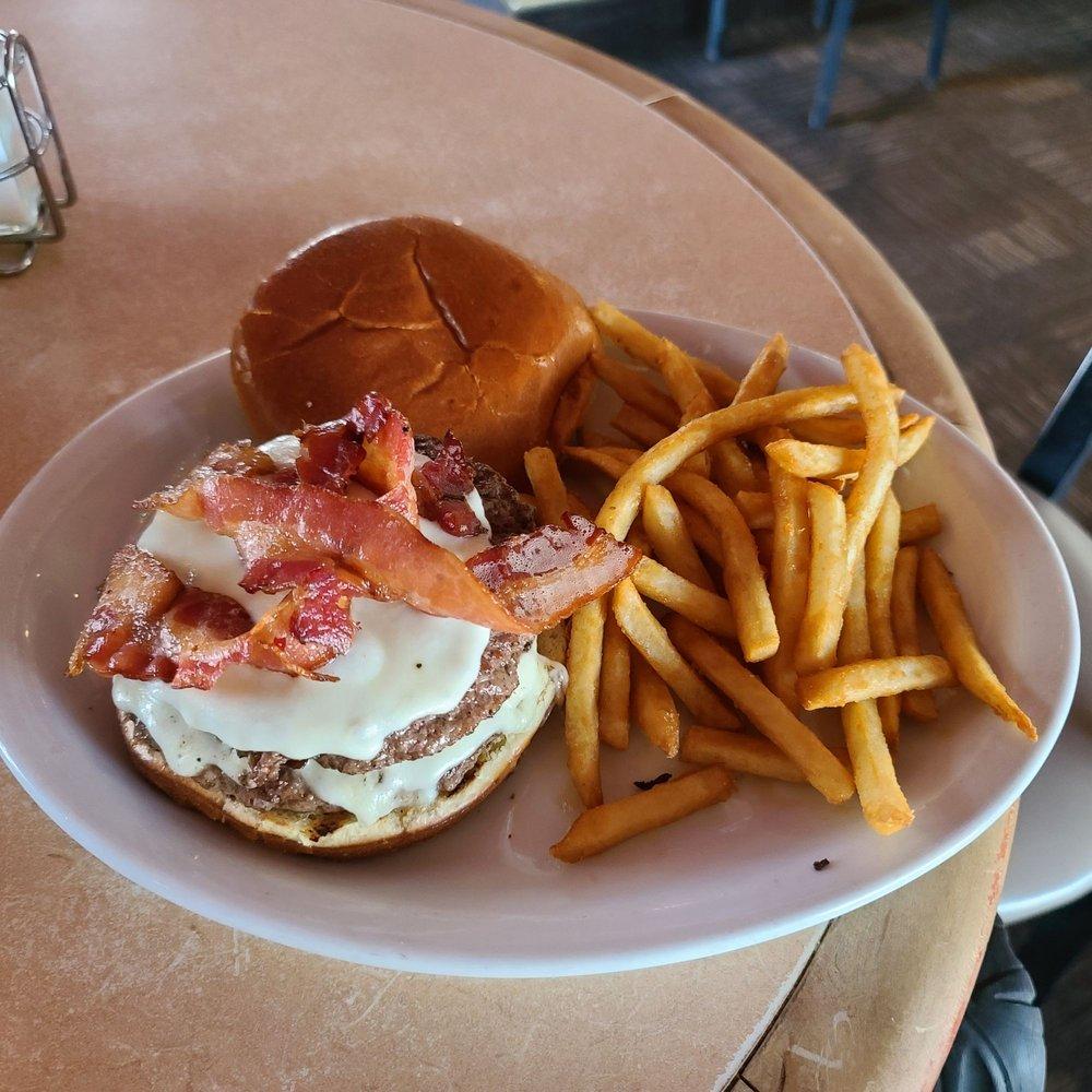 Bogey's Pub & Grille